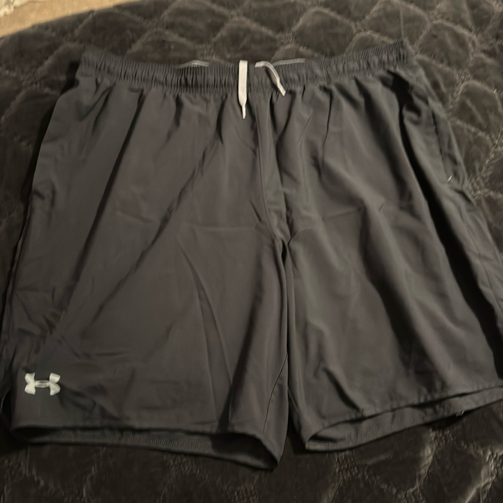 Under Armour, black athletic shorts size 2 XL